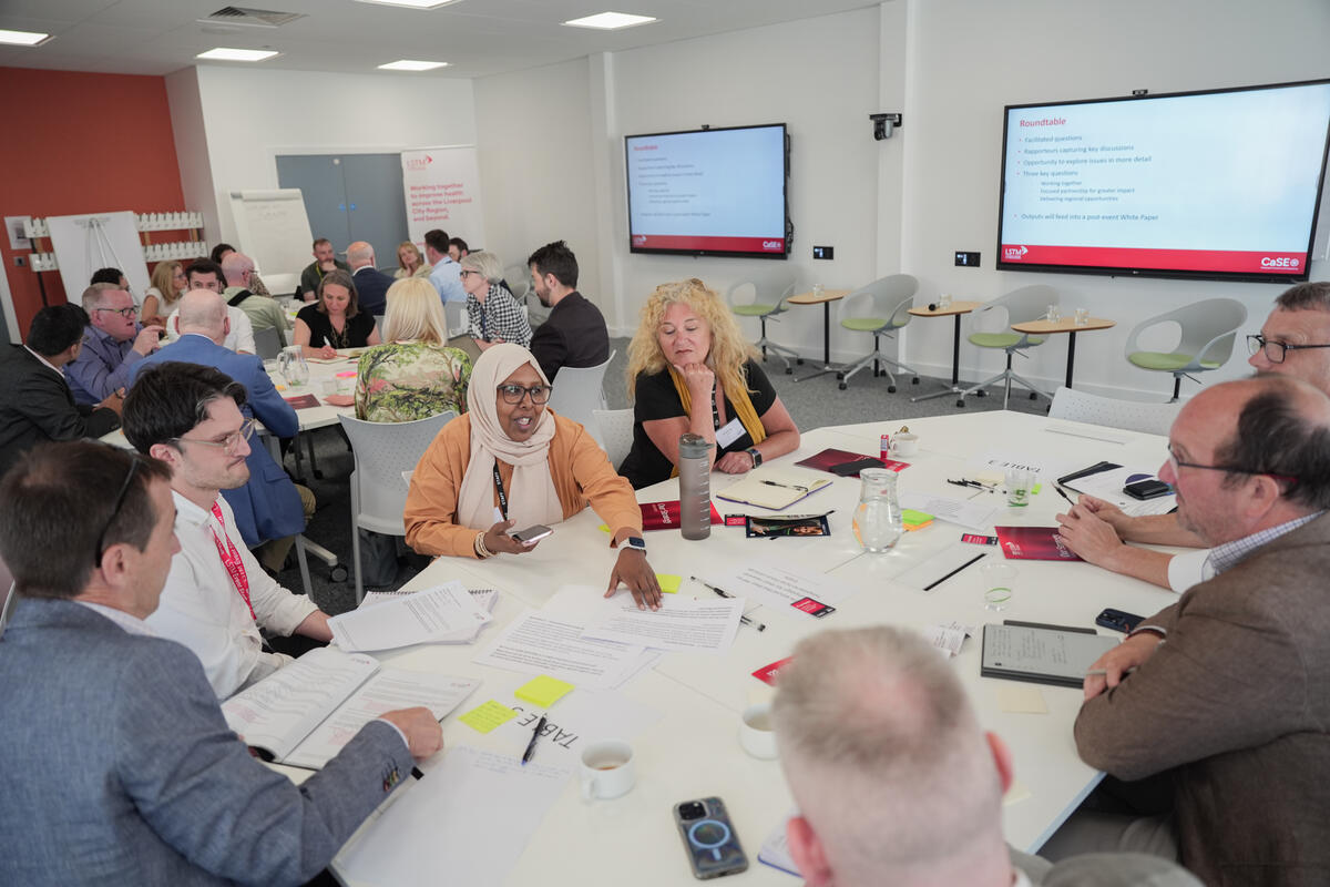 Round table discussions between community members, researchers and officials / Photo LSTM Round table discussions between community members, researchers and officials / Photo LSTM