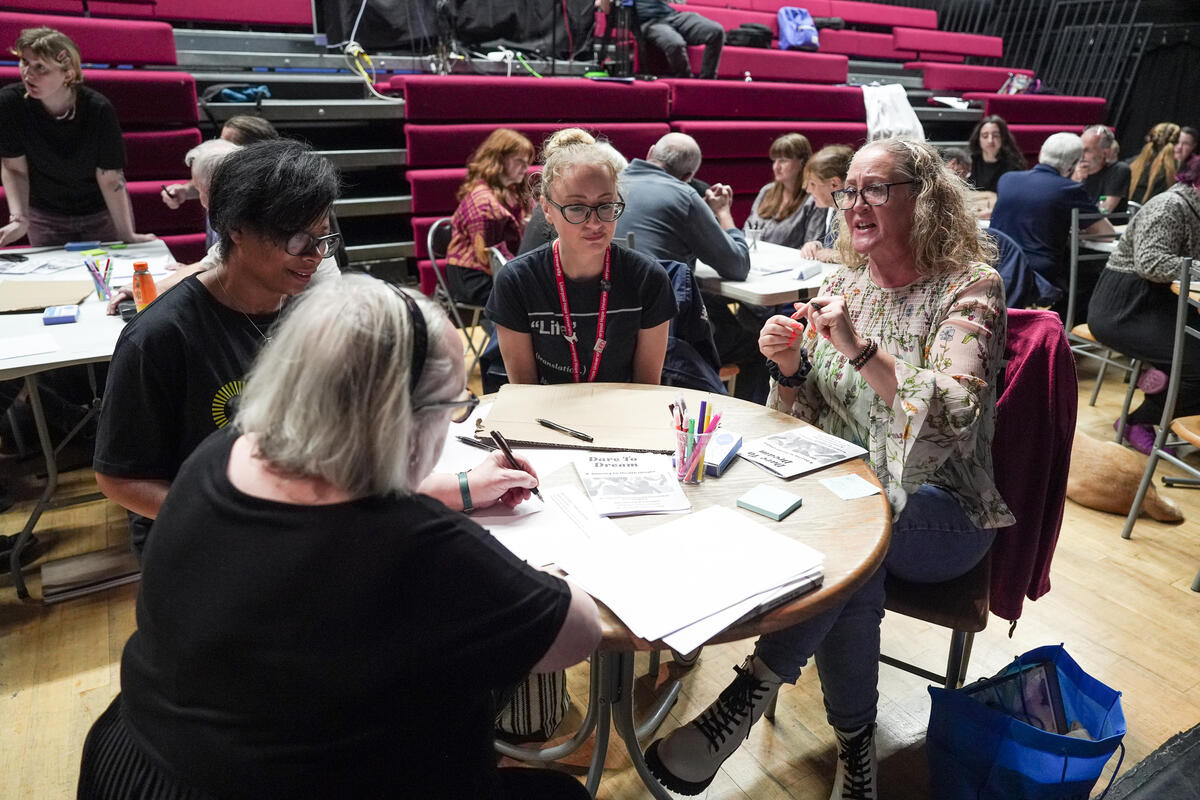 Finding solutions together / photo LSTM Finding solutions together / photo LSTM